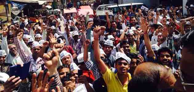 Kejriwal holds roadshow at Chandi Chowk