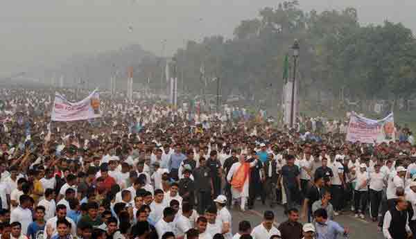 PM Modi leads 'Run For Unity' with thousands of people making the event a huge success.