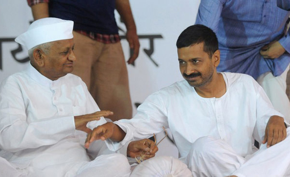 Anna Hazare and Arvind Kejriwal at the Ramlila ground in Delhi