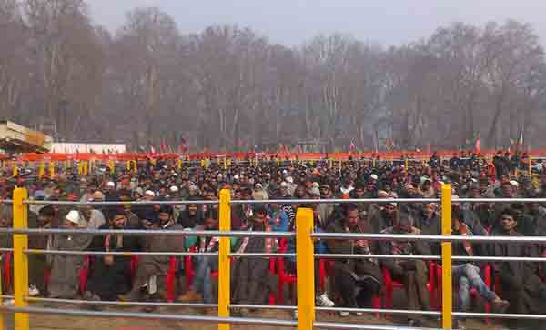 A huge crowd gathered at the Sher-e-Kashmir stadium in Srinagar at PM Modi's election rally.