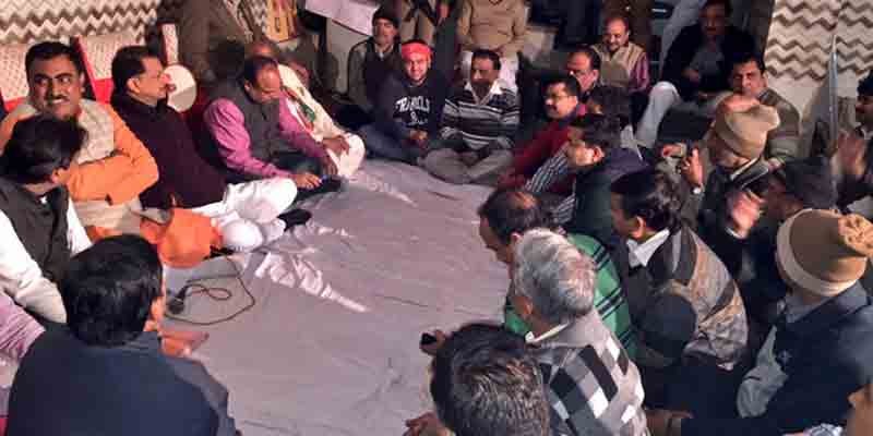 Union Minister and senior BJP leader Rajiv Pratap Rudy meeting local councillors and party cadres at Uttam Nagar in Delhi. BJP is facing a tough challenge from AAP as Delhi goes to vote on Febaruary 07.