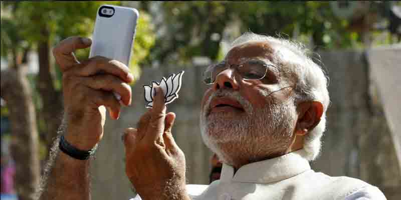 Forget toilets, @narendramodi is building thousands of selfie booths in #Delhi.