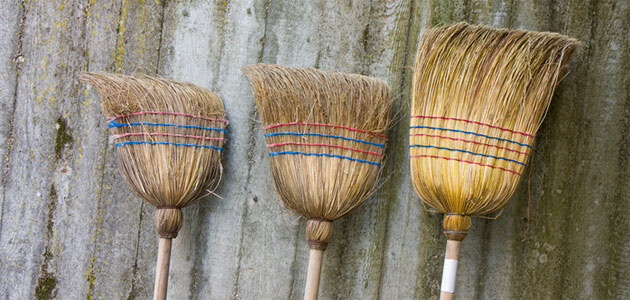broom -- election symbol of the Aam Admi Party