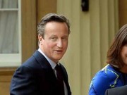 UK Prime Minister David Cameron paid a visit to the Queen after his party clinched majority in the national elections.